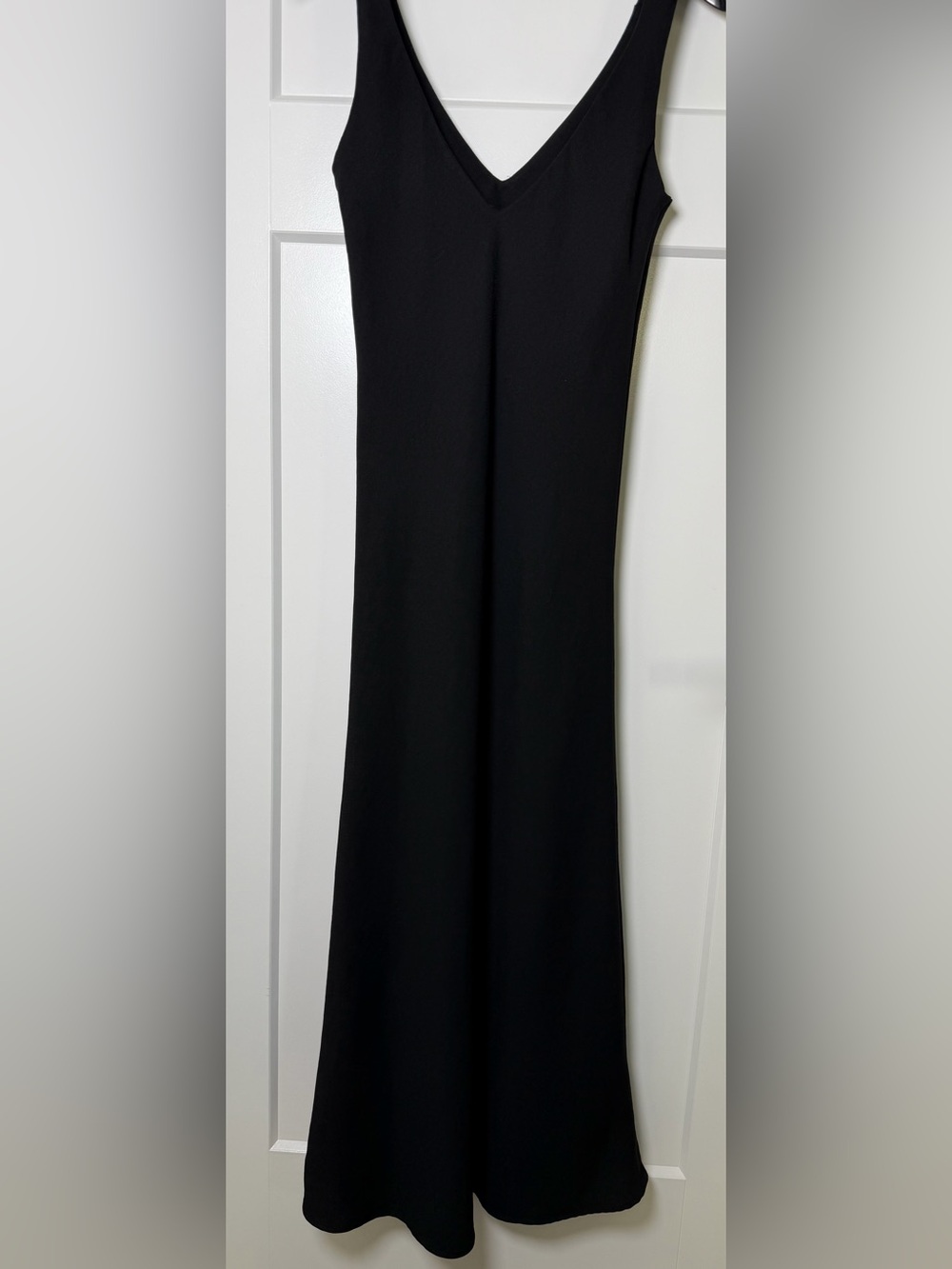 Zara Black V-Neck Fitted Maxi Dress - Picture 3 of 6